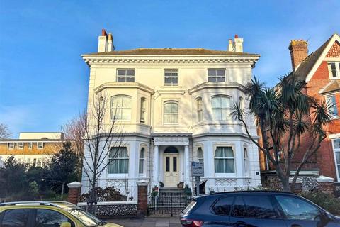 3 bedroom flat for sale, Devonshire Place, Eastbourne
