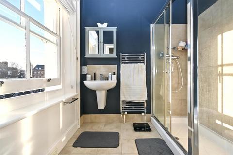 3 bedroom flat for sale, Devonshire Place, Eastbourne
