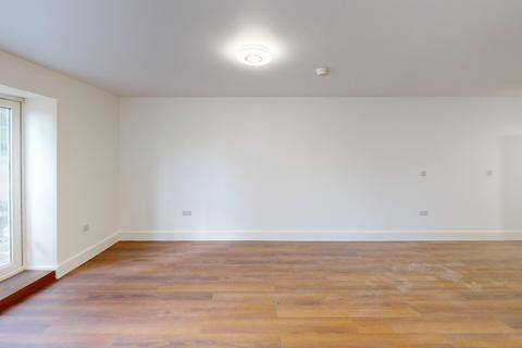 undefined, high street, GRAYS, RM17