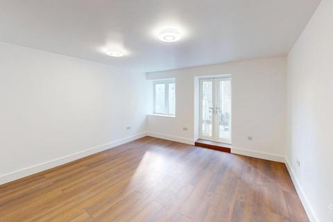undefined, high street, GRAYS, RM17