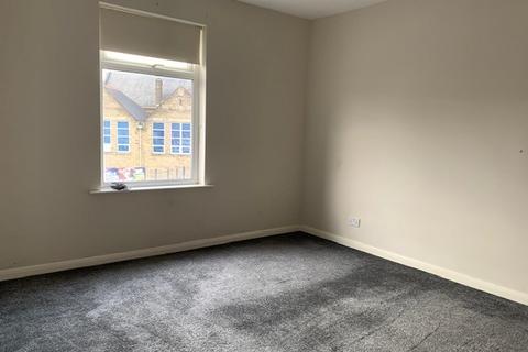 3 bedroom terraced house to rent, High Street, Swallownest, Rotherham, S26