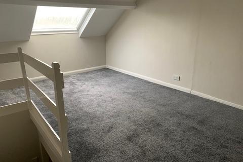 3 bedroom terraced house to rent, High Street, Swallownest, Rotherham, S26