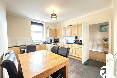 2 bedroom flat for sale, Delacourt Road, London, SE3