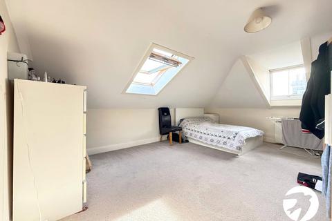 2 bedroom flat for sale, Delacourt Road, London, SE3