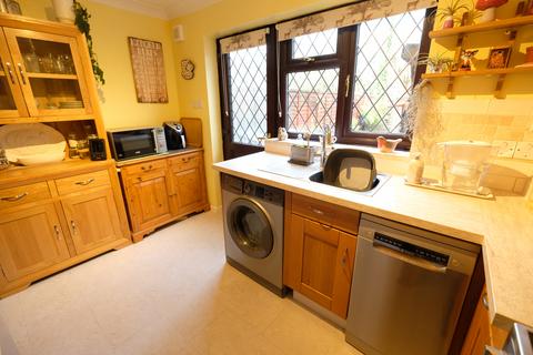 2 bedroom terraced house for sale, Larkspur Drive, Marchwood SO40