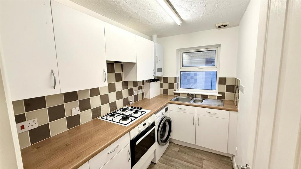 Kitchen 1.jpg