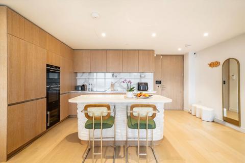 2 bedroom flat to rent, Park Drive, London E14
