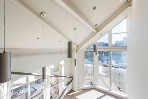 undefined, Becketts Place, Hampton Wick, Kingston upon Thames, KT1
