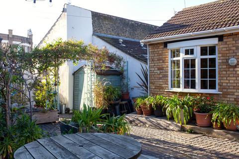 undefined, Durham Rise, London SE18