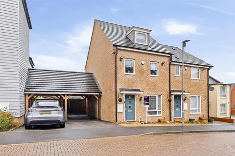 undefined, Carora Crescent, Milton Keynes MK8