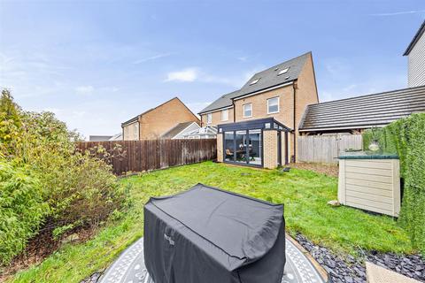 undefined, Carora Crescent, Milton Keynes MK8