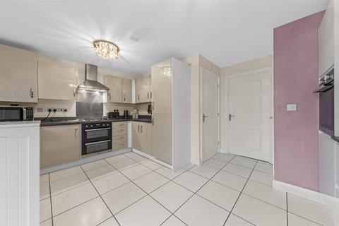 undefined, Carora Crescent, Milton Keynes MK8