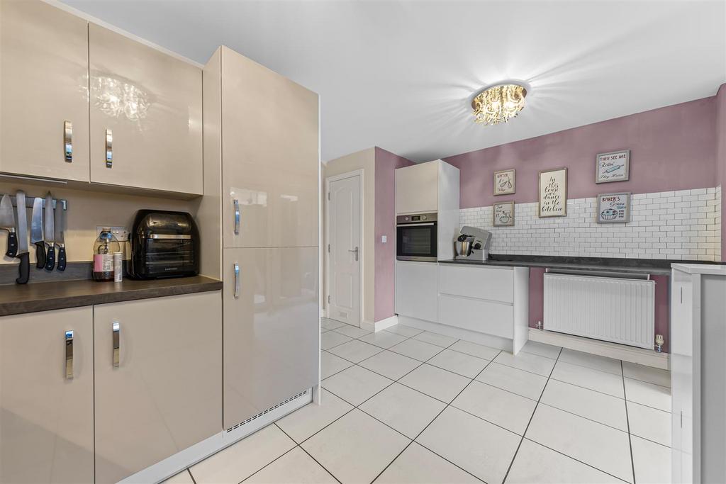 3 Carora Cres Web15.jpg