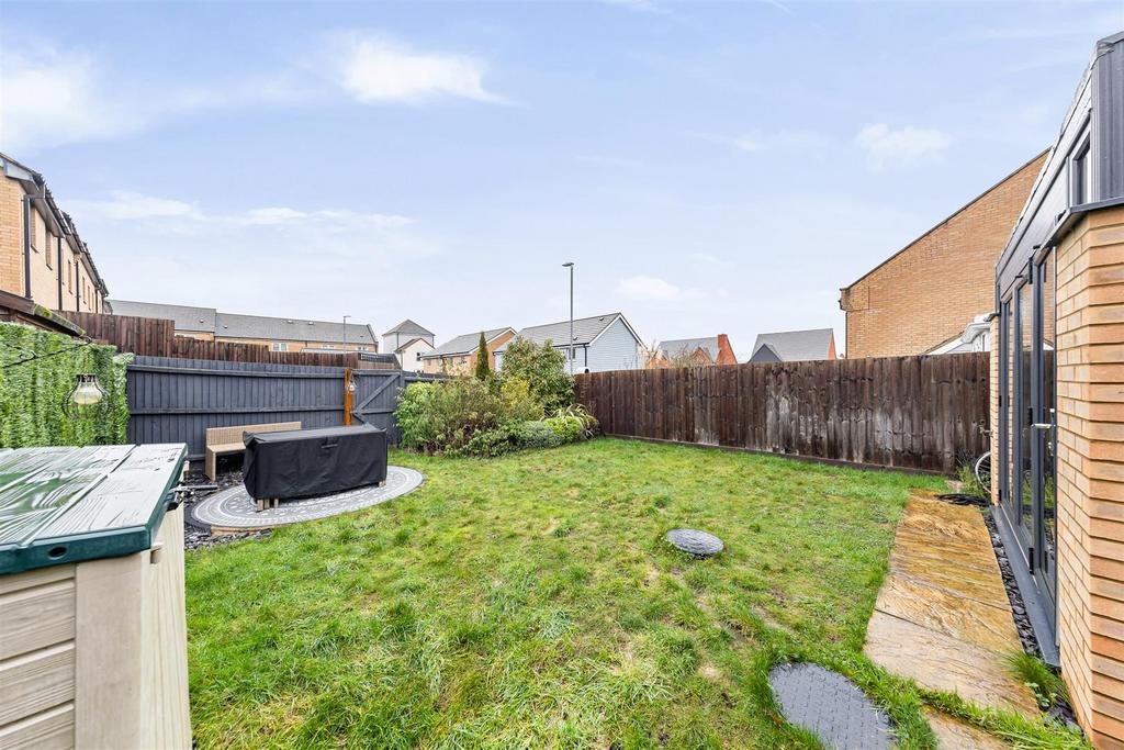 3 Carora Cres Web07.jpg