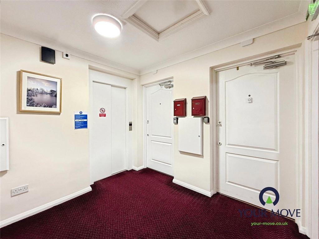 Communal Area/Lift