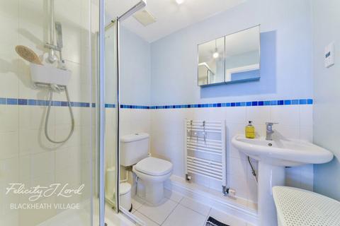 3 bedroom terraced house for sale, Barlow Drive, London SE18