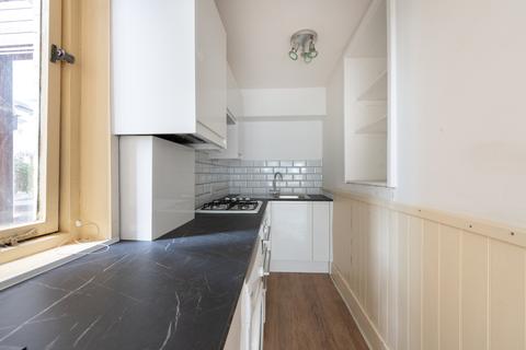 Studio to rent, Fellows Road, London, NW3
