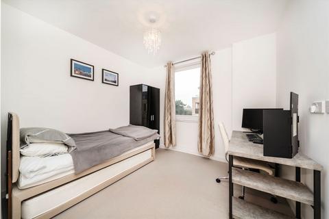 2 bedroom flat for sale, Denman Avenue, Southall UB2