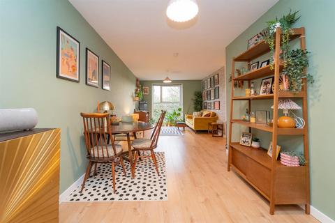 2 bedroom apartment for sale, Ashfell Court, Edge Lane, Chorlton