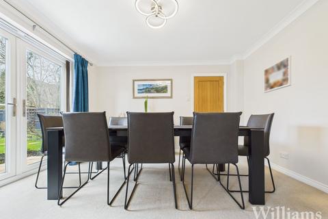 undefined, Creslow Way, Aylesbury HP17