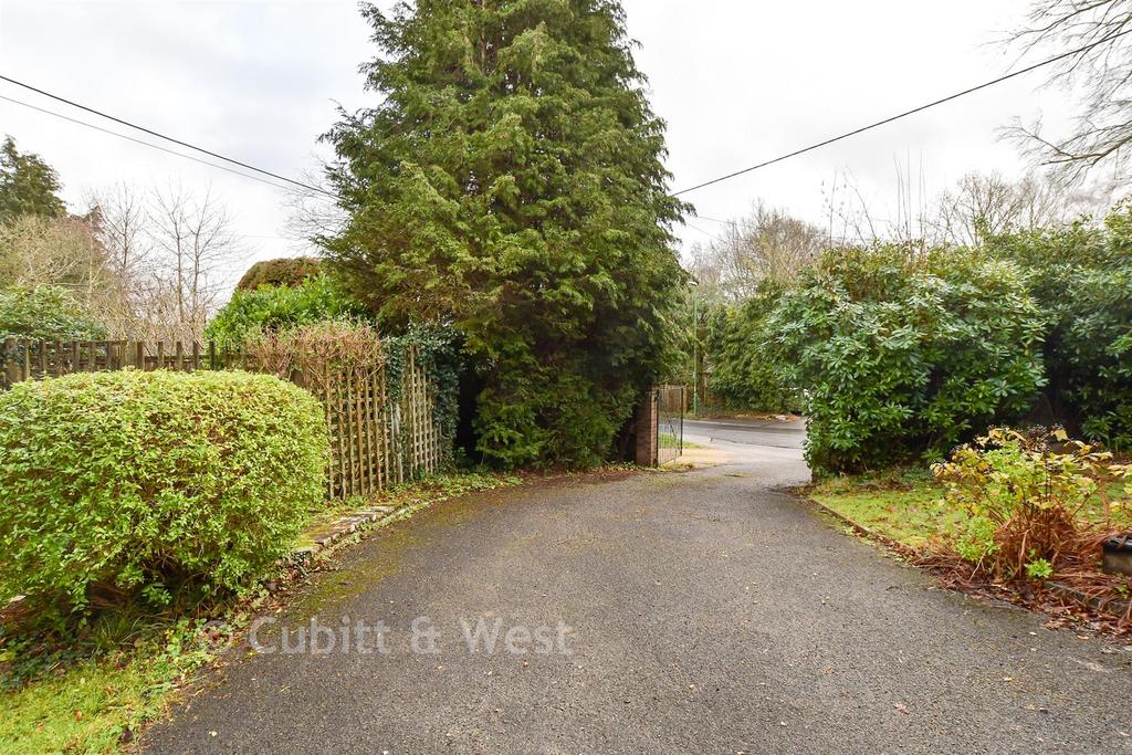 Driveway/Parking