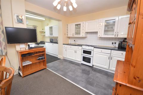 2 bedroom end of terrace house for sale, Beancroft Road, Castleford