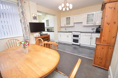 2 bedroom end of terrace house for sale, Beancroft Road, Castleford
