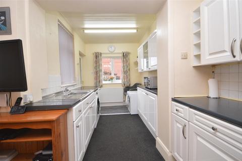 2 bedroom end of terrace house for sale, Beancroft Road, Castleford