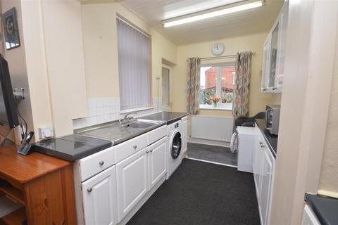 2 bedroom end of terrace house for sale, Beancroft Road, Castleford