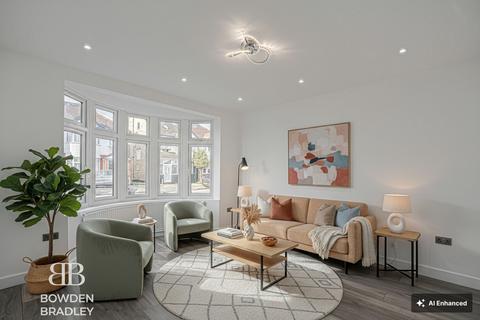4 bedroom semi-detached house for sale, Donington Avenue, Barkingside, IG6
