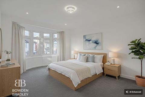 4 bedroom semi-detached house for sale, Donington Avenue, Barkingside, IG6