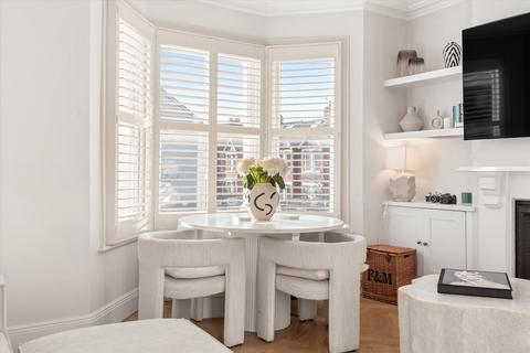 Rothschild Road, London, W4