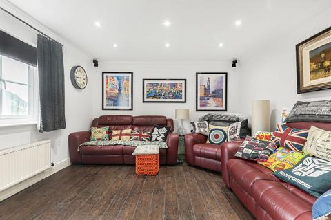 2 bedroom maisonette for sale, Warren Road, Ashford, TW15
