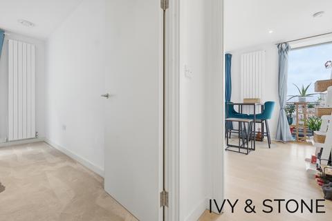 2 bedroom apartment for sale, 4 Cunningham Avenue, London, Greater London, E16