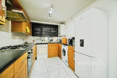 undefined, Vandyke, Bracknell, RG12