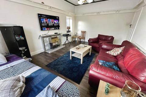 4 bedroom semi-detached house to rent, Brantingham Road, Whalley Range, Manchester, M16