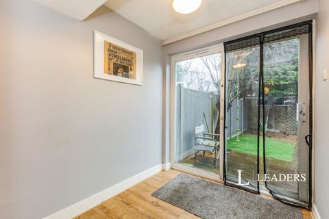 3 bedroom detached house to rent, Netherby Park, KT13