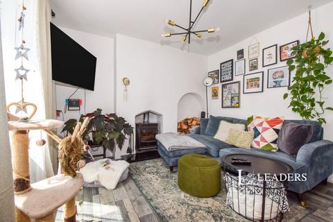 2 bedroom semi-detached house to rent, Devonshire Avenue, LE18
