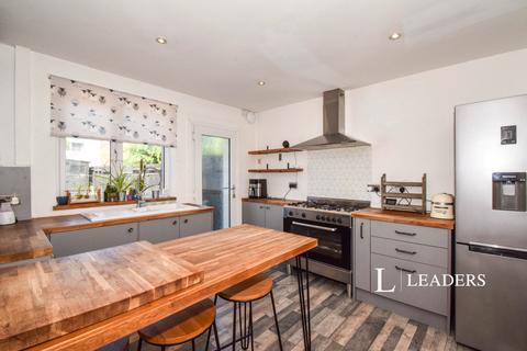 2 bedroom semi-detached house to rent, Devonshire Avenue, LE18