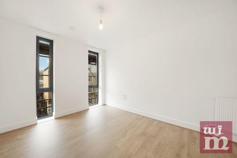 undefined, Duckett Street, Stepney Green, E1