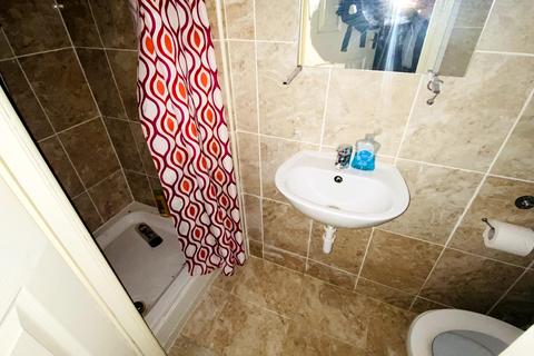 undefined, BEAUTIFUL 4 BED HOUSE | 3 TOILETS | AVAILABLE NOW , Loughton IG10