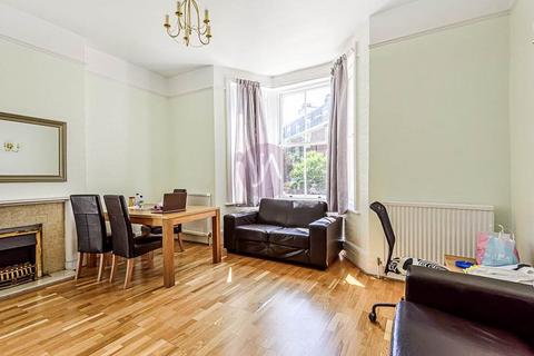 3 bedroom apartment to rent, Rosemary Court, West Hampstead, London, NW6