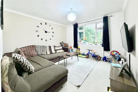 1 bedroom flat for sale, Norfolk Gardens, Borehamwood WD6