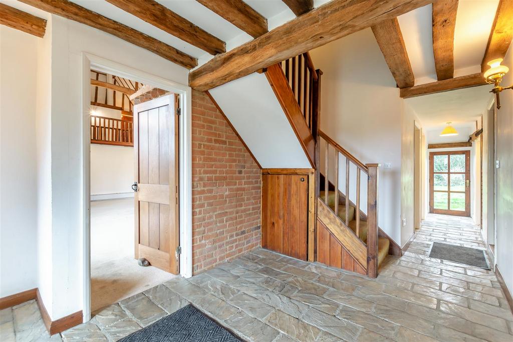 8673777-interior06.jpg