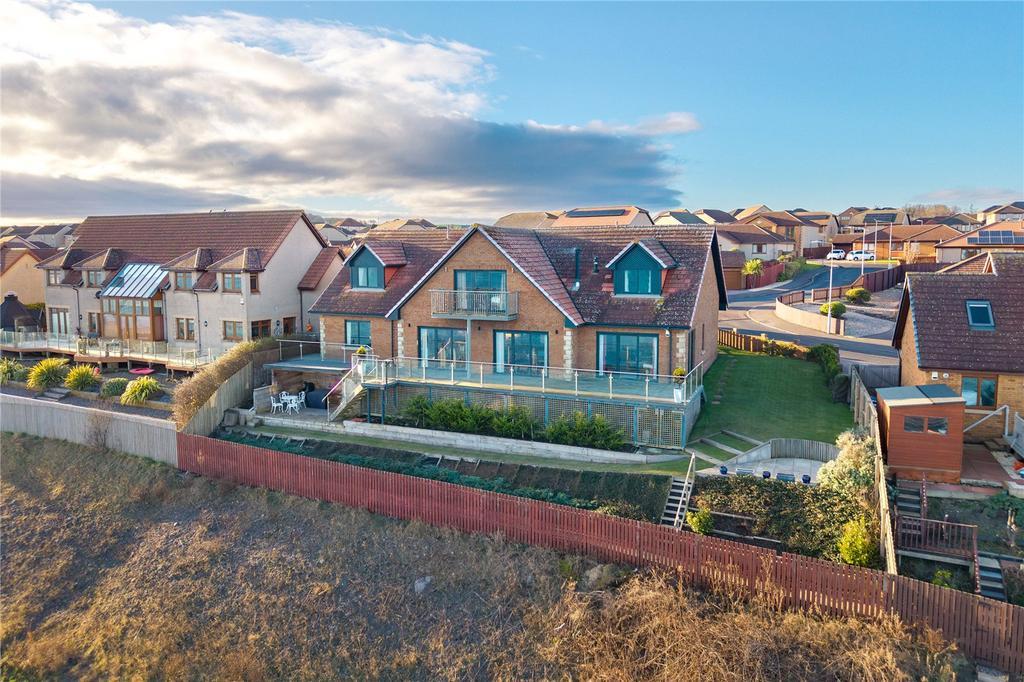 3 Craigfoot Walk