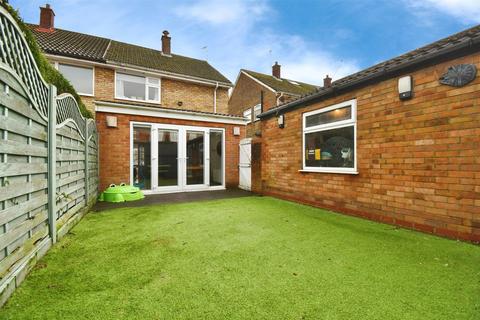 3 bedroom semi-detached house for sale, Brigg Drive, Hessle