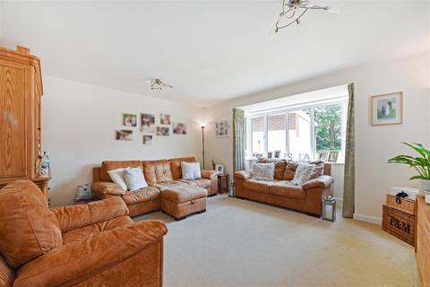 undefined, Henwood Grove, Clanfield