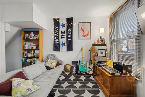 1 bedroom apartment for sale, Kentish Town Road, Kentish Town NW5