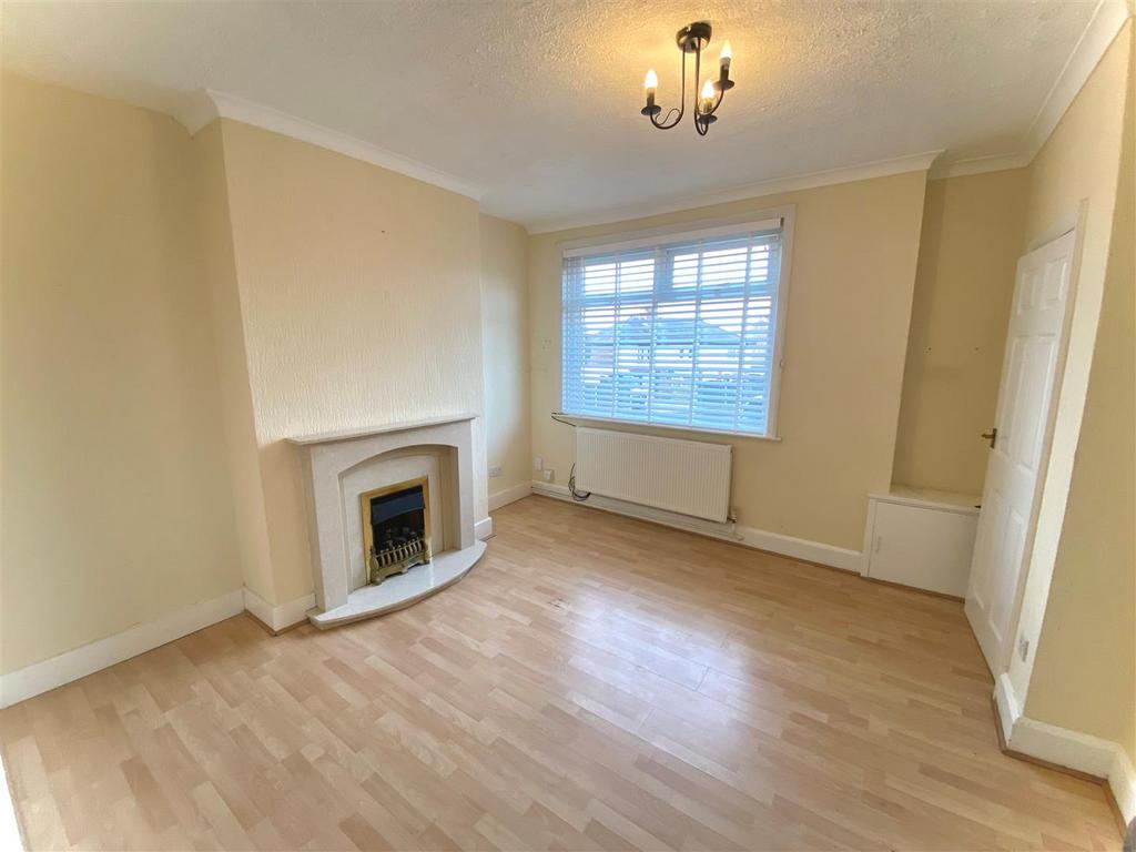 Living room 2.jpg