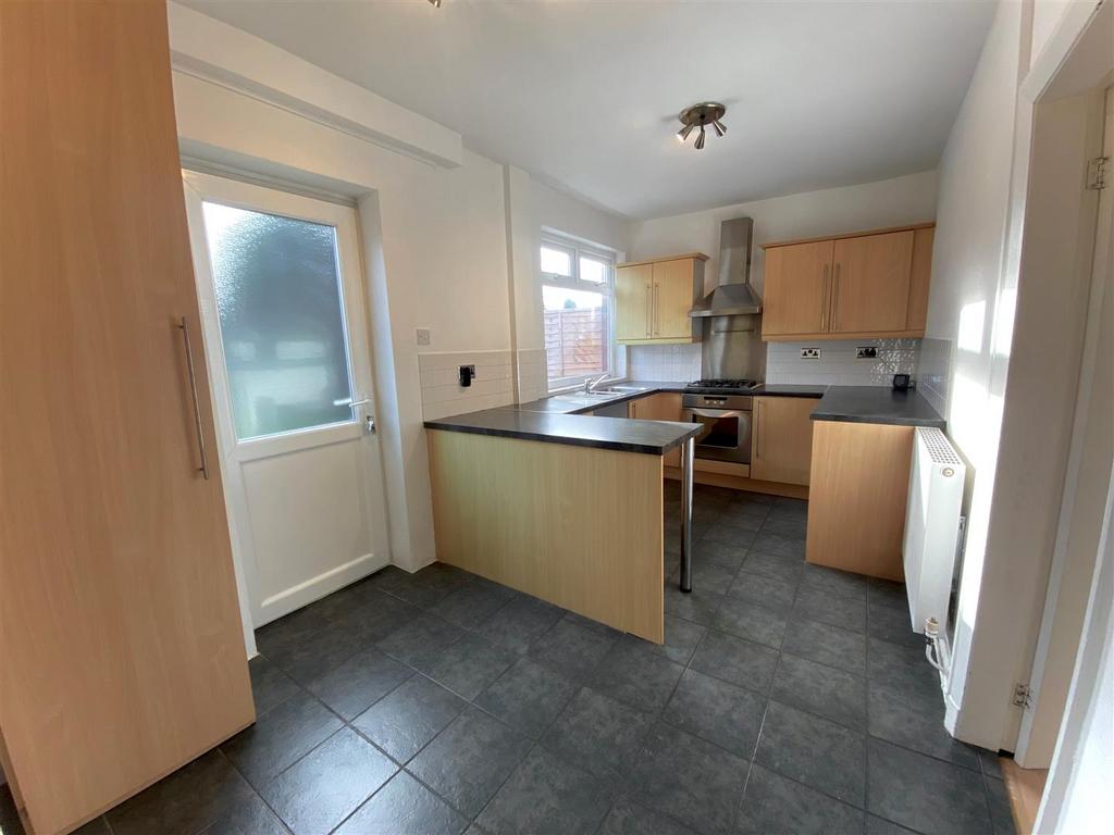 Kitchen 1.jpg